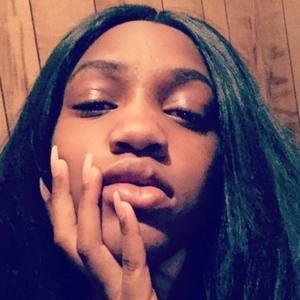 Meet your Posher, Brittney